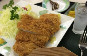 Tonkatsu(breaded deep-fried pork cutlet)